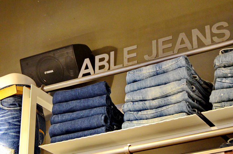 ABLE JEANS正大广场旗舰店——合乐HL8MA2030的时尚之旅